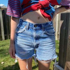 Vintage distressed levis♥️